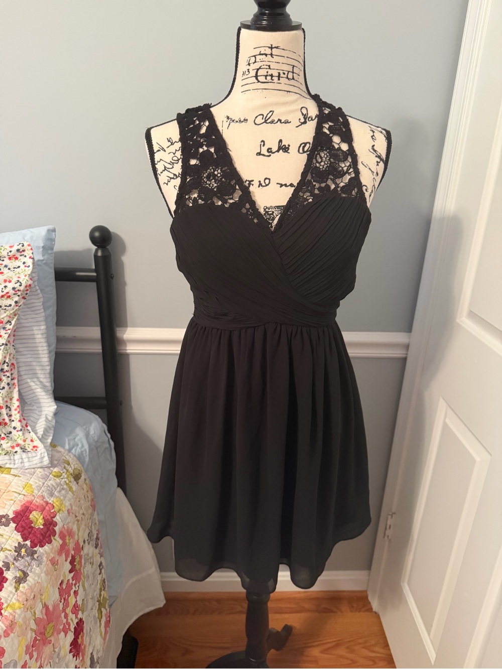 Elegant Black Lace V-Neck Mini Dress